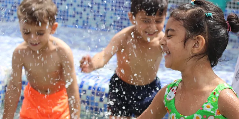 Children's outdoor splash pool